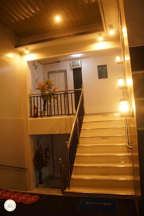 Ziet Hotel Mambajao Dış mekan fotoğraf